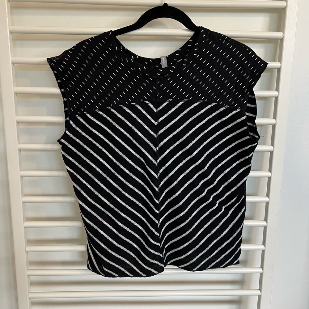 Coin 1804 Reversible Black and White Striped Women's Knit Top Size M